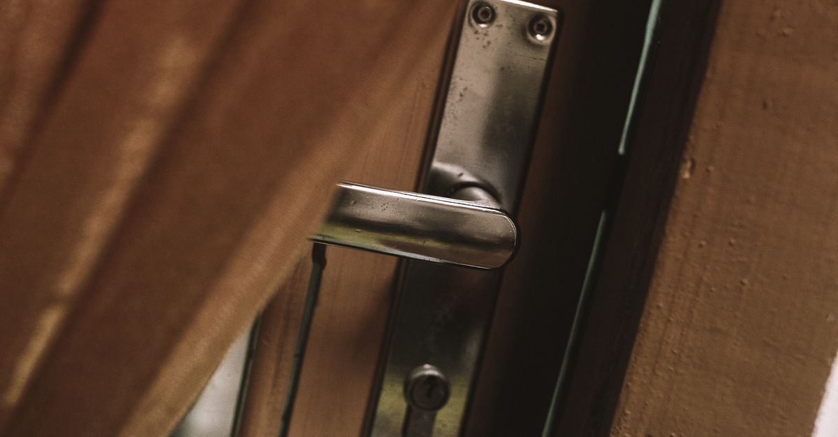 What Makes a House Lockout Service Different from a Standard Call — Toms River Locksmiths